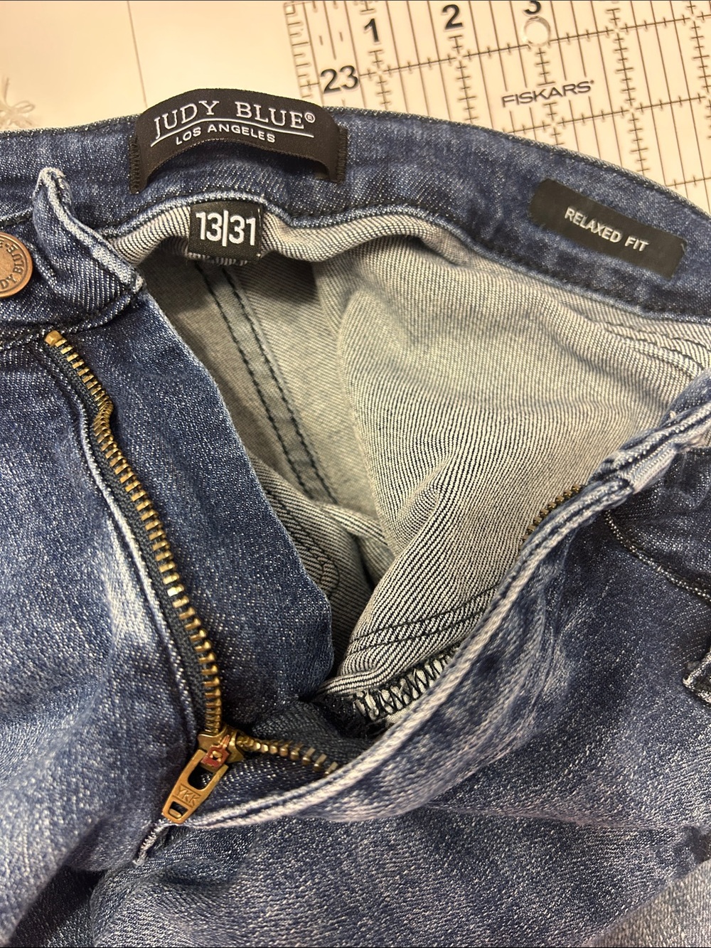 Judy blue relaxed fit 13/31
